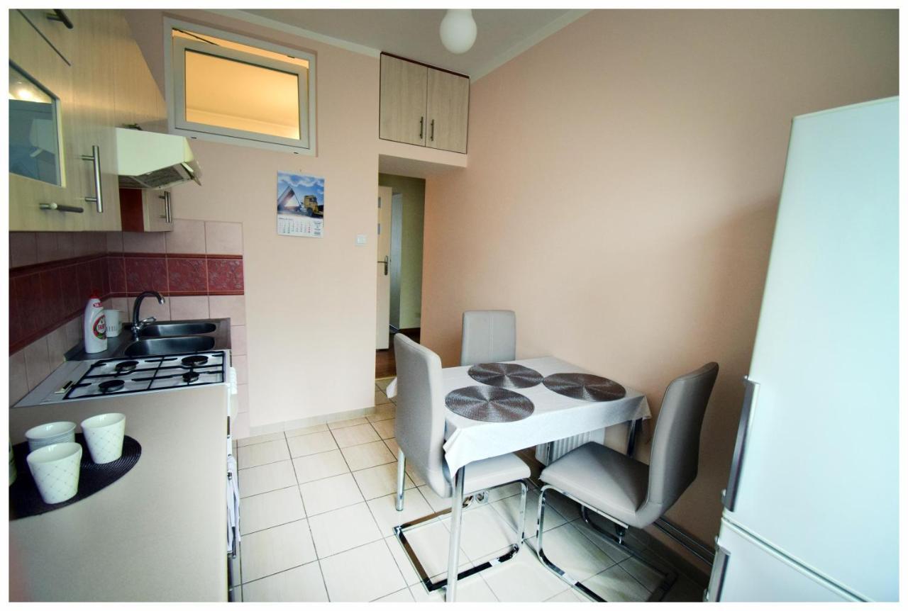 Color 24 Apartament IV Lejlighed Stalowa Wola Eksteriør billede